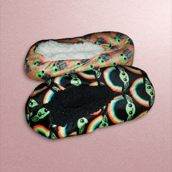 💖Star Wars Mandalorian Woman's Slipper Sock 2-Pack (One Size Fits Most) - Picture 9 of 12